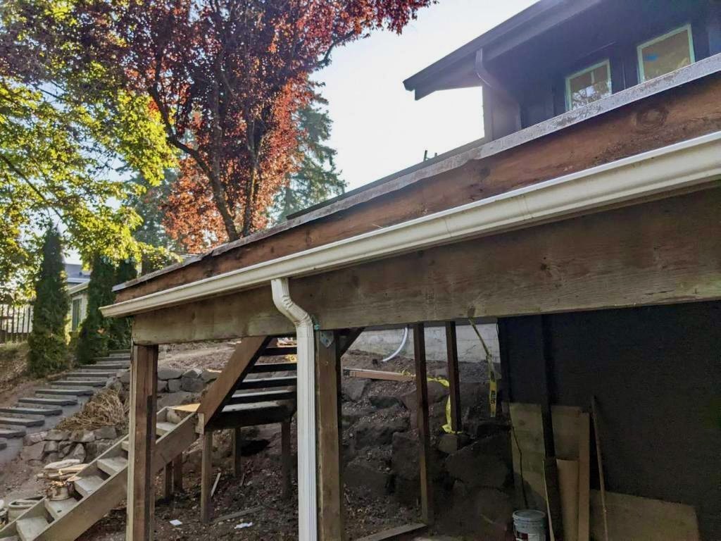 Dry rot and exterior trim repair on a Seattle-area home (photo 1 of 50)