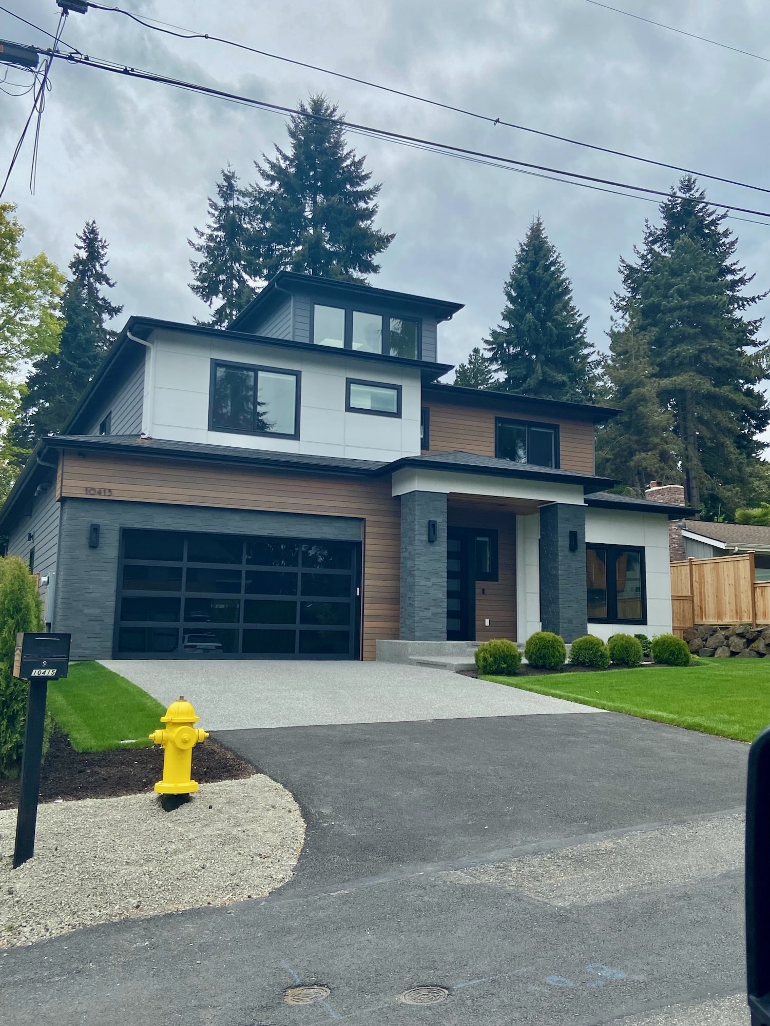 Dry rot and exterior trim repair on a Seattle-area home (photo 16 of 50)