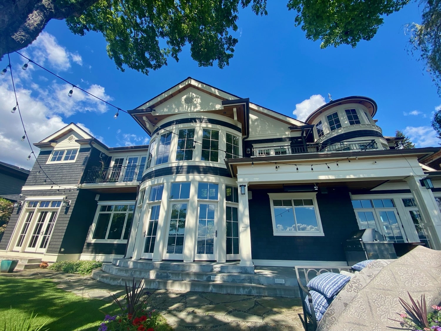 Dry rot and exterior trim repair on a Seattle-area home (photo 22 of 50)