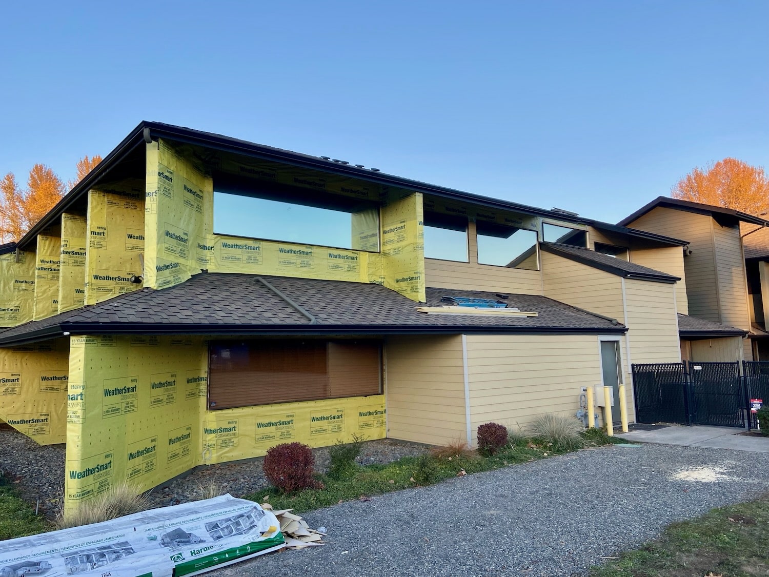 Dry rot and exterior trim repair on a Seattle-area home (photo 27 of 50)