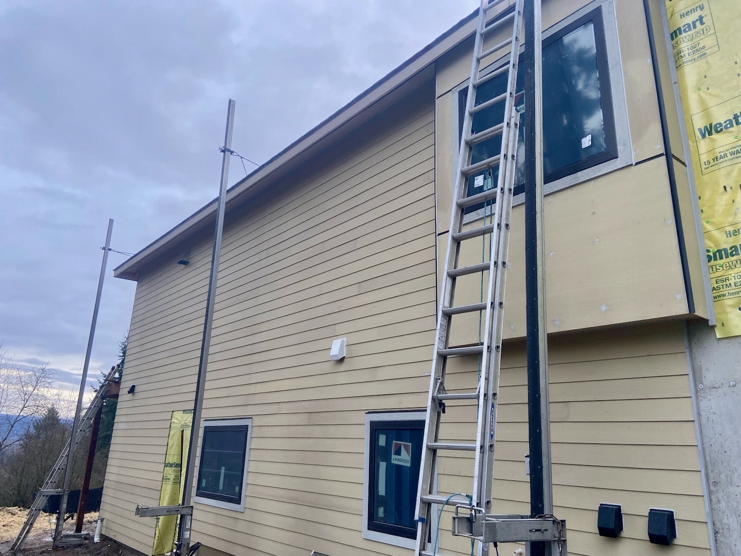 Dry rot and exterior trim repair on a Seattle-area home (photo 29 of 50)