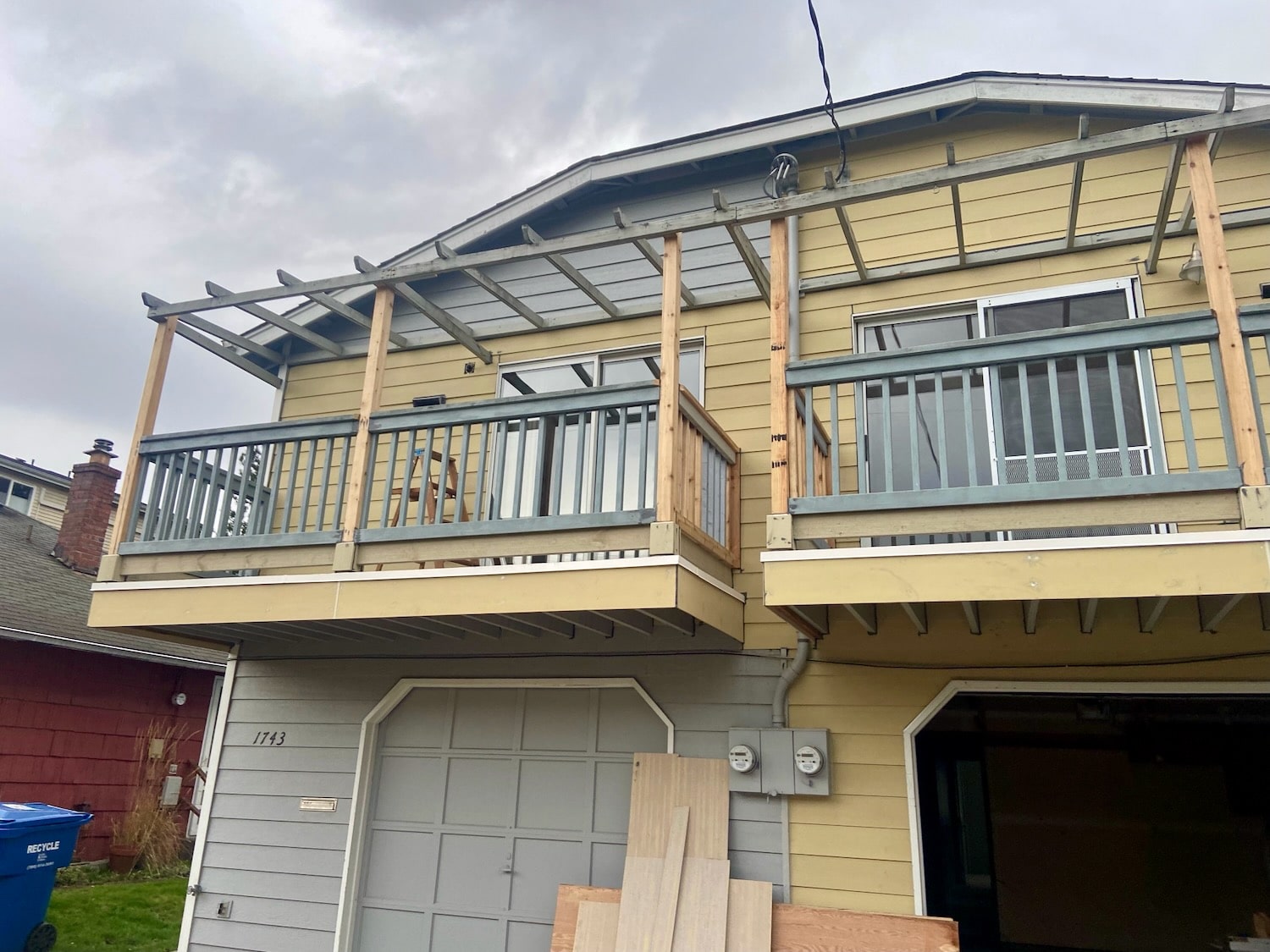 Dry rot and exterior trim repair on a Seattle-area home (photo 39 of 50)