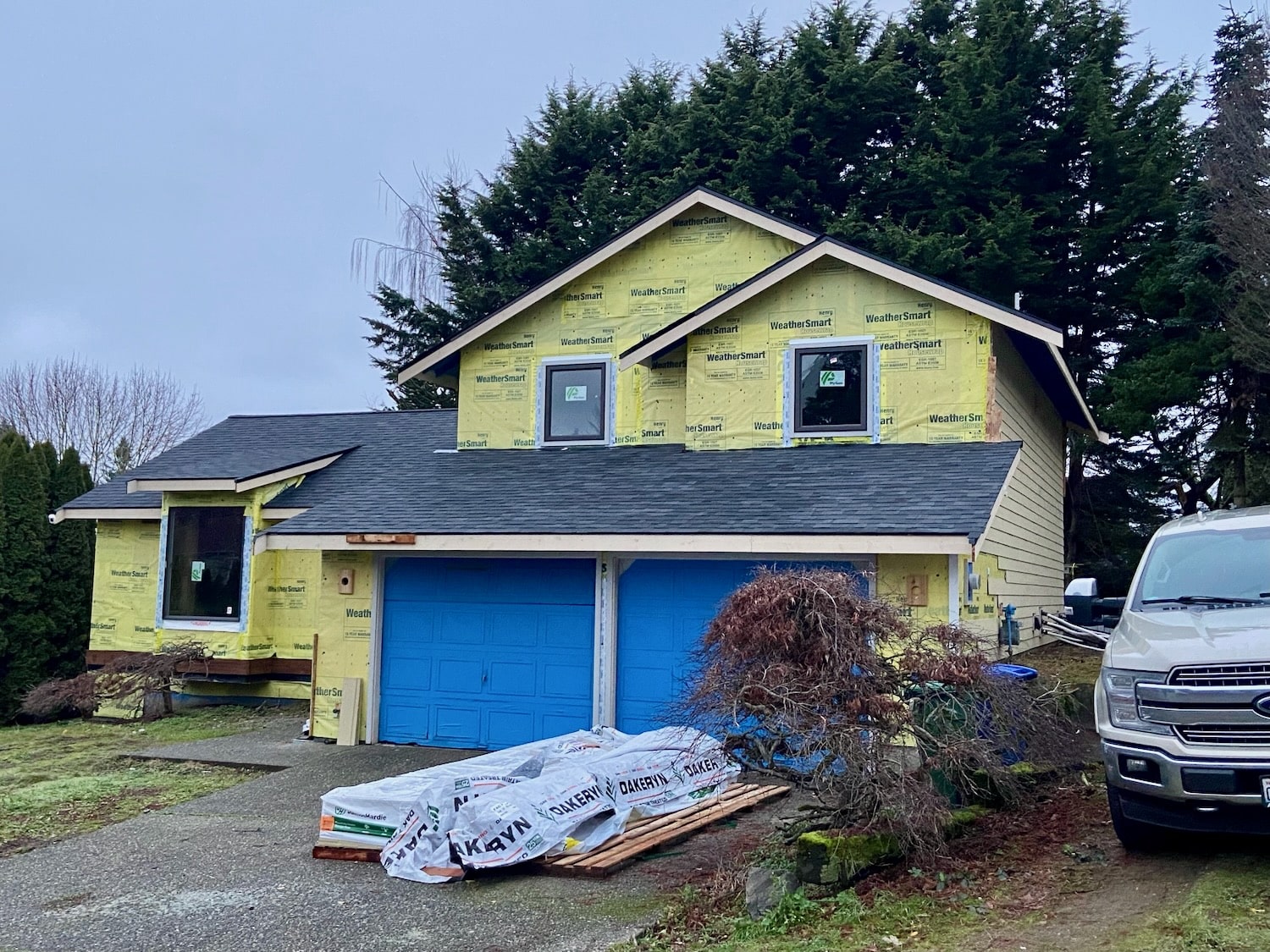 Dry rot and exterior trim repair on a Seattle-area home (photo 49 of 50)