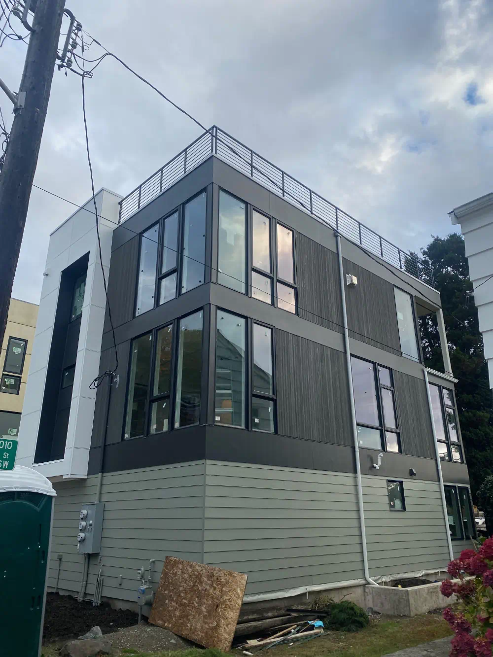 Siding installation in progress on a Seattle-area home (photo 26 of 26)