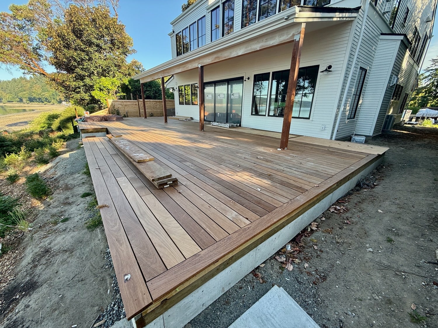 Structural damage assessment on Seattle home exterior
